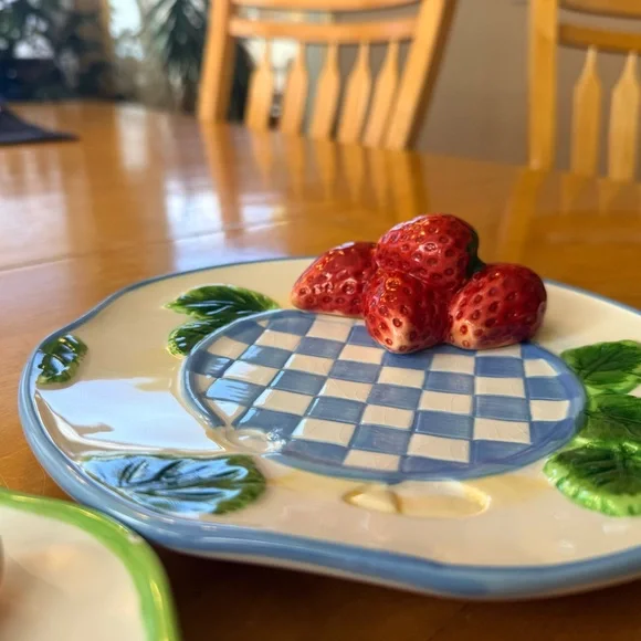Fruit-Themed Ceramic Plates - Picture 6 of 9